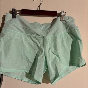 Lululemon Athletica Green Athletic Shorts Lightweight Stretch